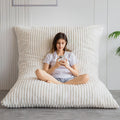 Divano confortevole beige pieghevole